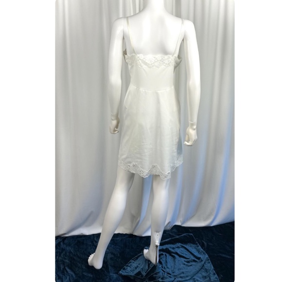 Vintage Vanity Fair Bridal White Slip Dress with Floral Lace Trim • Small - Picture 9 of 10